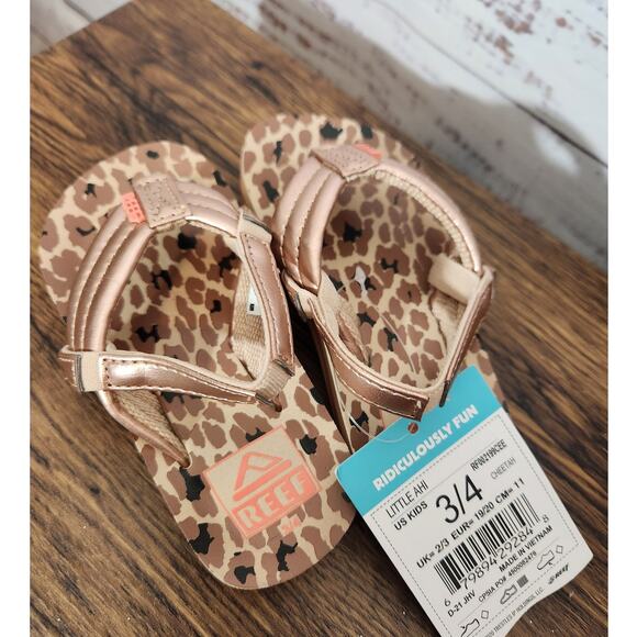 Baby Girl Reef Leopard Print Flip flops - Picture 4 of 4